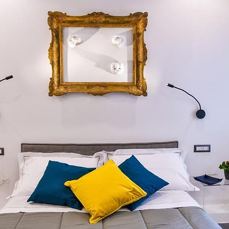 Domus 42 Otel Napoli Dış mekan fotoğraf