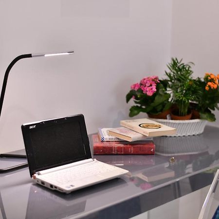 Domus 42 Otel Napoli Dış mekan fotoğraf