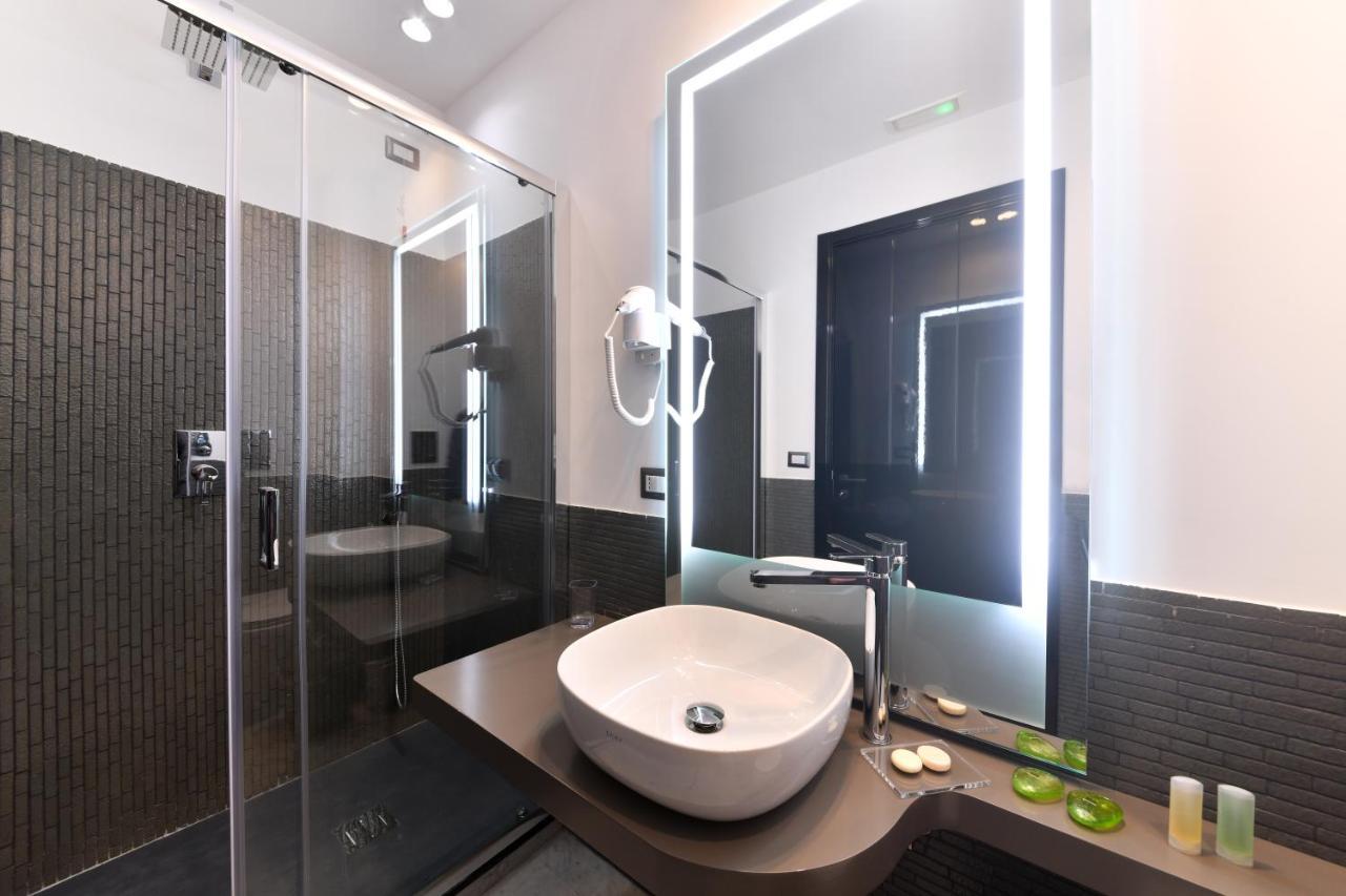 Domus 42 Otel Napoli Dış mekan fotoğraf