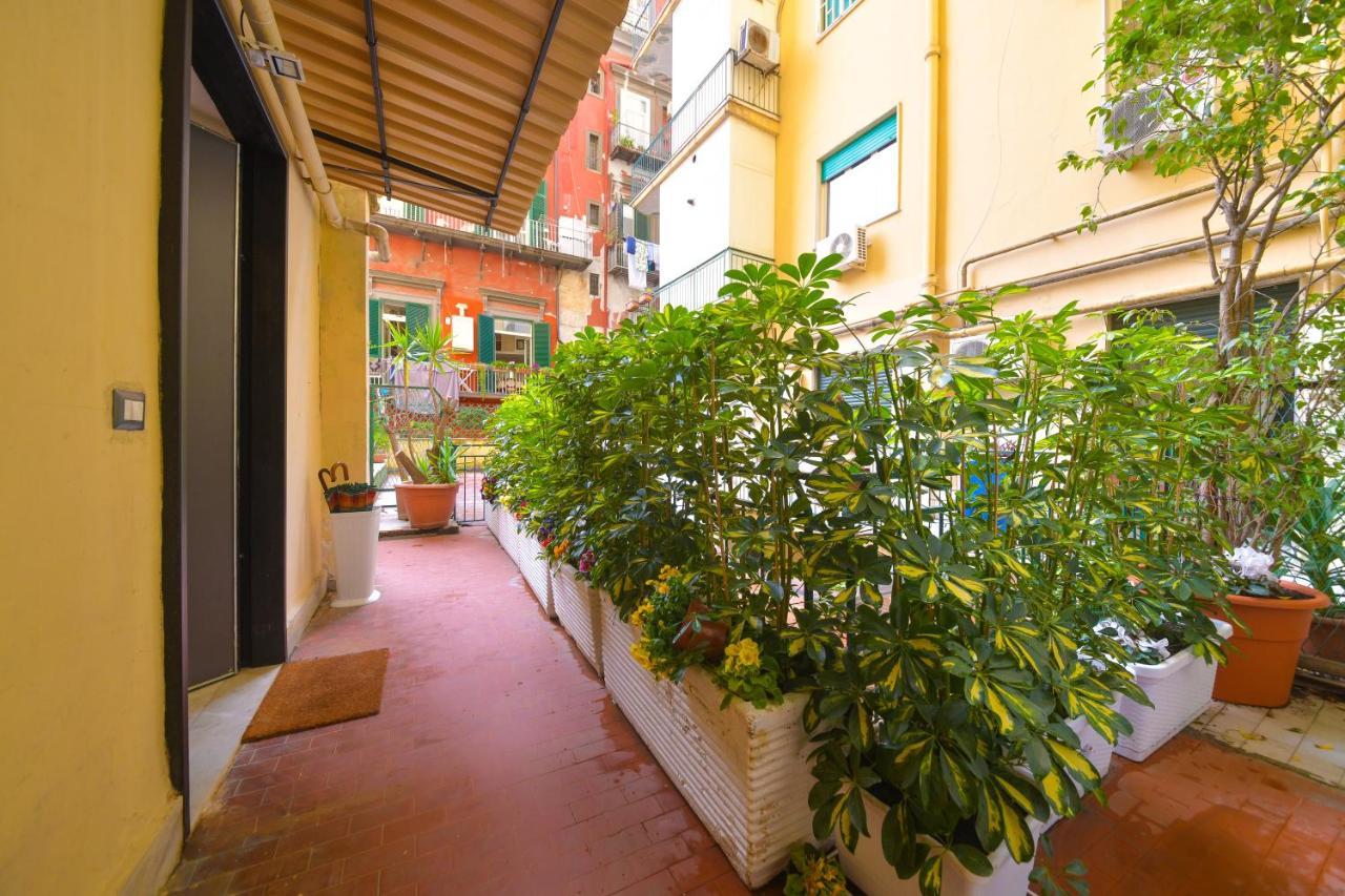 Domus 42 Otel Napoli Dış mekan fotoğraf