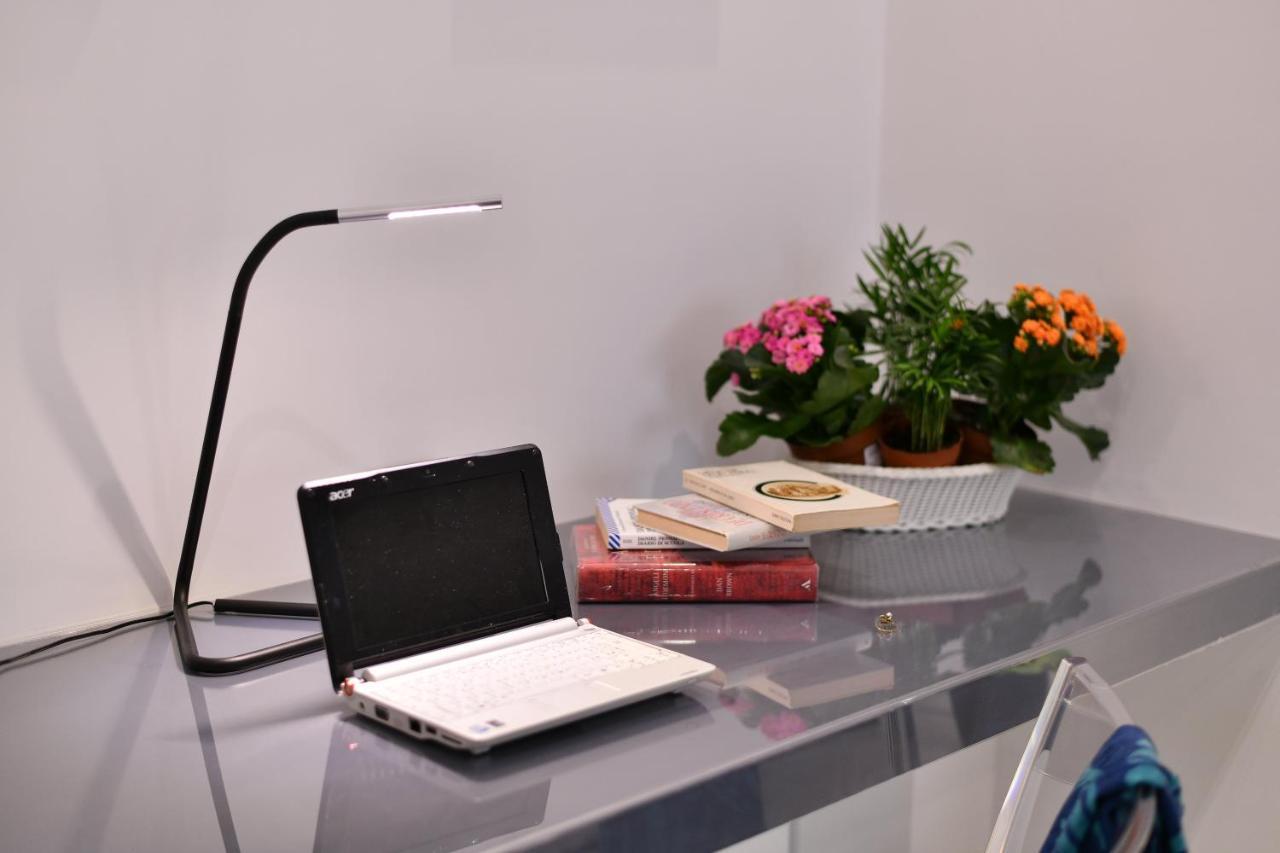 Domus 42 Otel Napoli Dış mekan fotoğraf